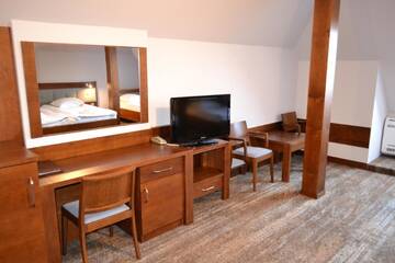 Фото номера Четырехместный номер Отель Hotel LOKIS г. Замок Нидзица 9