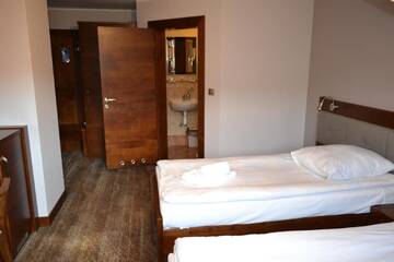 Фото номера Большой двухместный номер с 1 кроватью Отель Hotel LOKIS г. Замок Нидзица 5